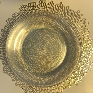 A set of 4 clear serving plates